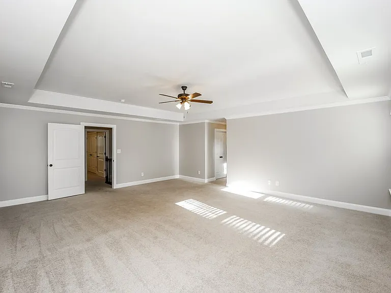 102 Peyton Ct — Photo 11