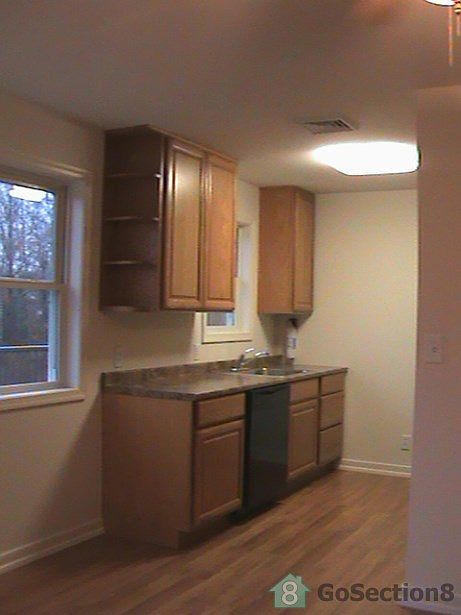 2nd image of 1495 Fairfield Rd APT 5