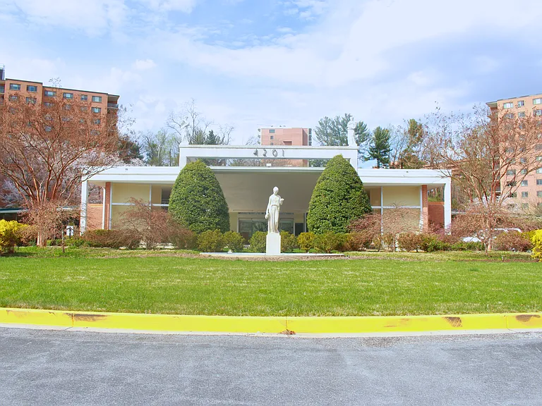 Fountain and Building Drive-up Entry