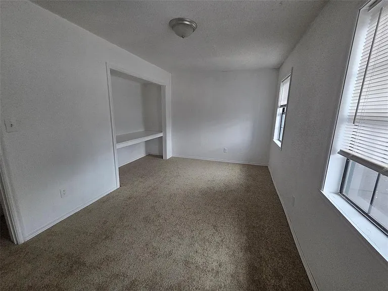 401 SE 12th St #156 — Photo 8
