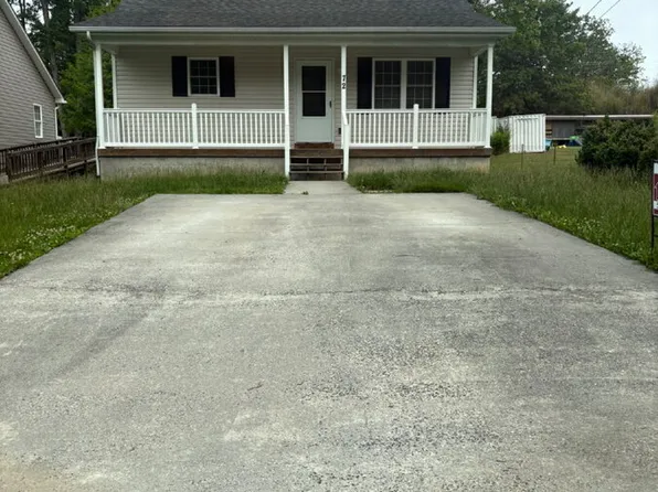 72 Dodge St, Stuarts Draft, VA 24477