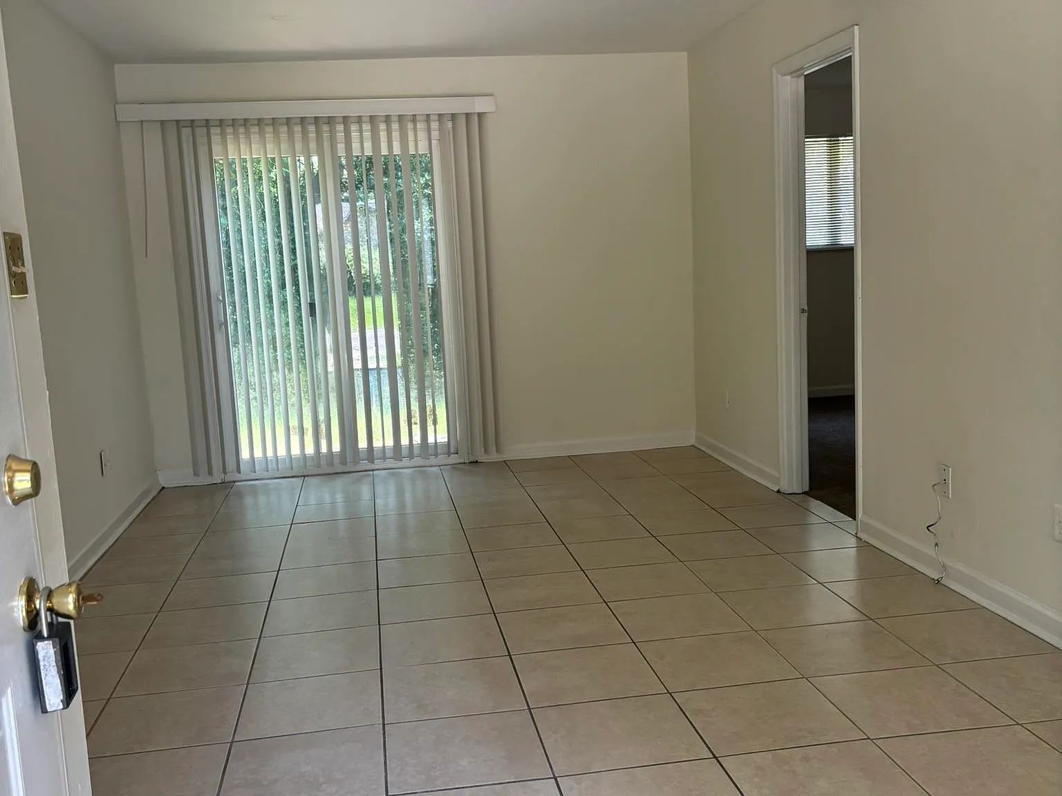 1 bed, 623 sqft, $950 — Photo 2