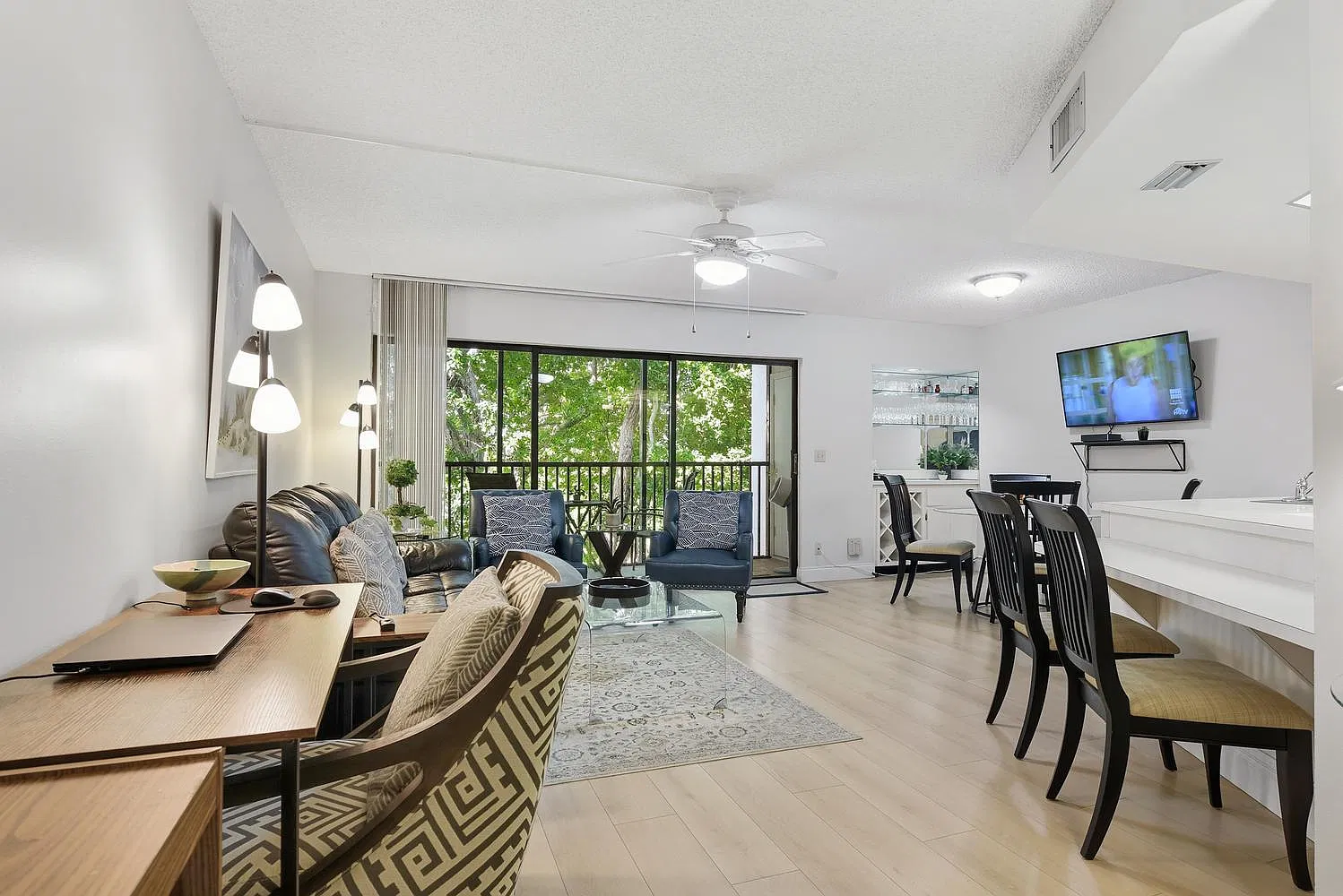 1 bed, 1.5 bath, 860 sqft, $4,650 — Photo 2
