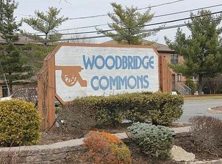 16 Woodbridge Commons Way, Iselin, NJ 08830