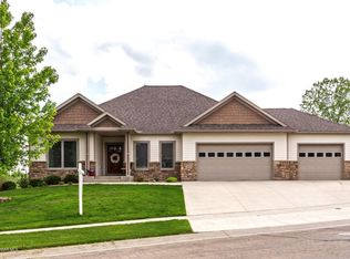 1825 Kerry Dr NE, Rochester, MN 55906