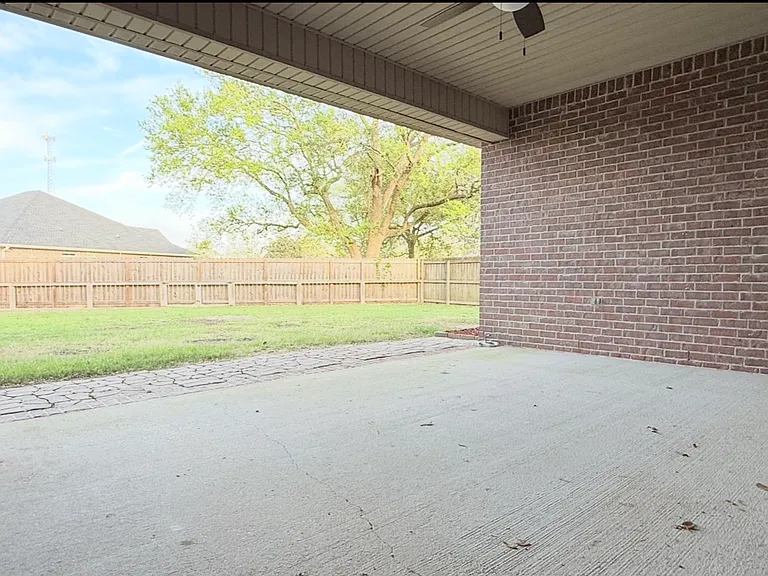 4 Canterbury Ln — Photo 25