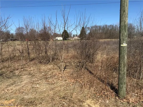 37th St SW, Canton, OH 44706