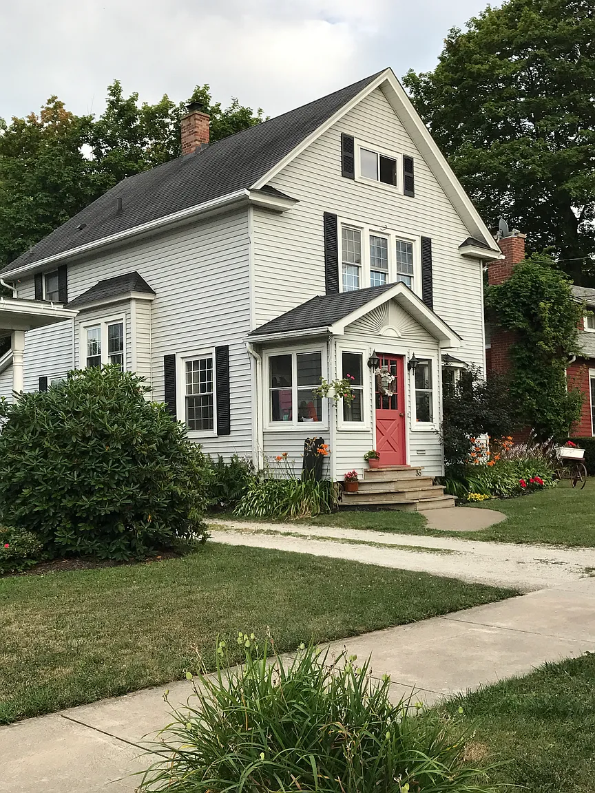 36 Robinson St photo 1