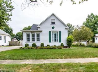 1012 S 16th St, Mattoon, IL 61938