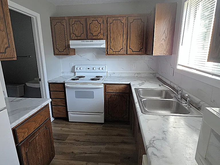 333 Odanah Ave #4C — Photo 6