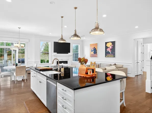 14 Snapping Bow, Plymouth, MA 02360