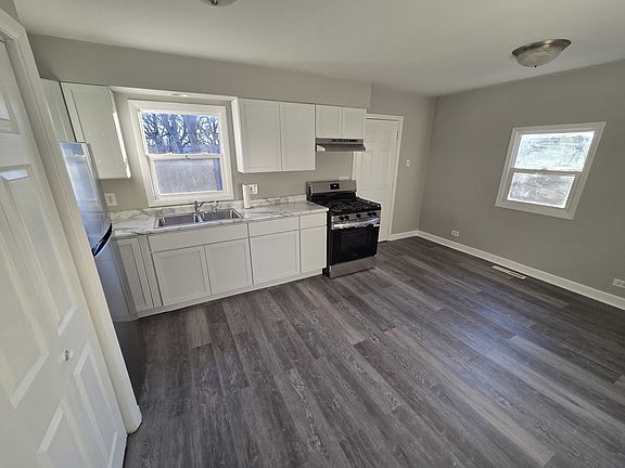 4th image of 9107 Pine Ave