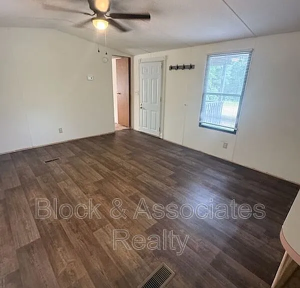 530 Springdale Dr #30 — Photo 3