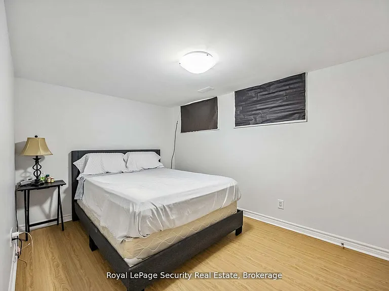 97 John St E #2 — Photo 11
