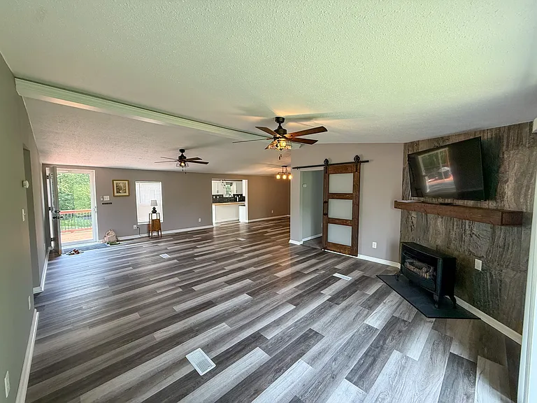 5693 E US Highway 40 — Photo 3