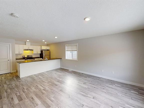 4th image of 9514 112th Ave #1