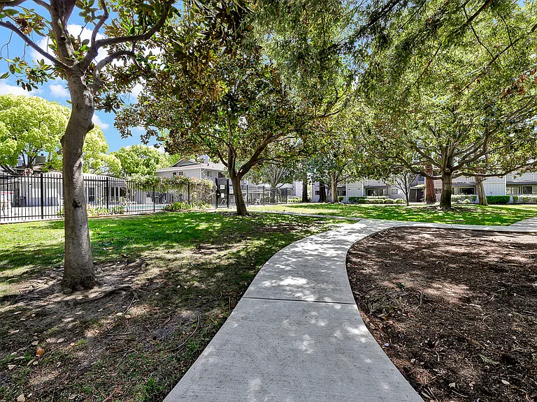 4033 Ralston Cmn — Photo 44