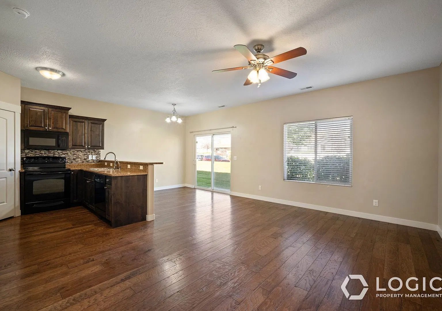 3 Bed / 2.5 Bath Single Family Home for Rent in Pleasant Grove, UT — Photo 3