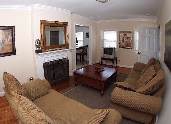 1st image of 2712 Arlington Blvd #2