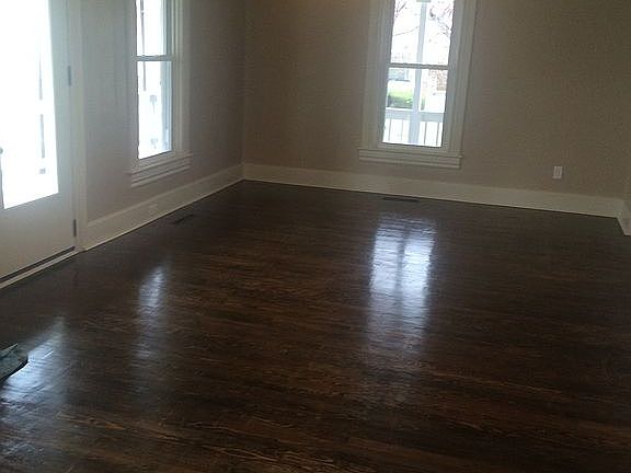 5th image of 218 Pearl St