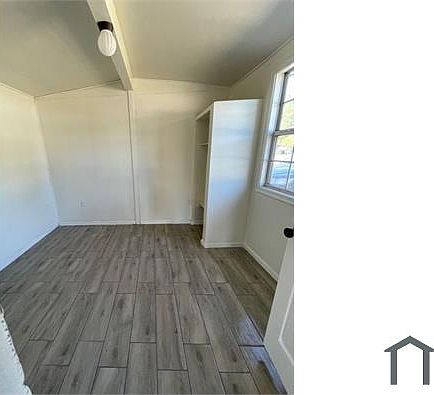 5th image of 2332 Greenwood St