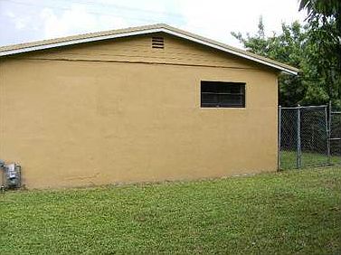 5th image of 3950 NW 191st St