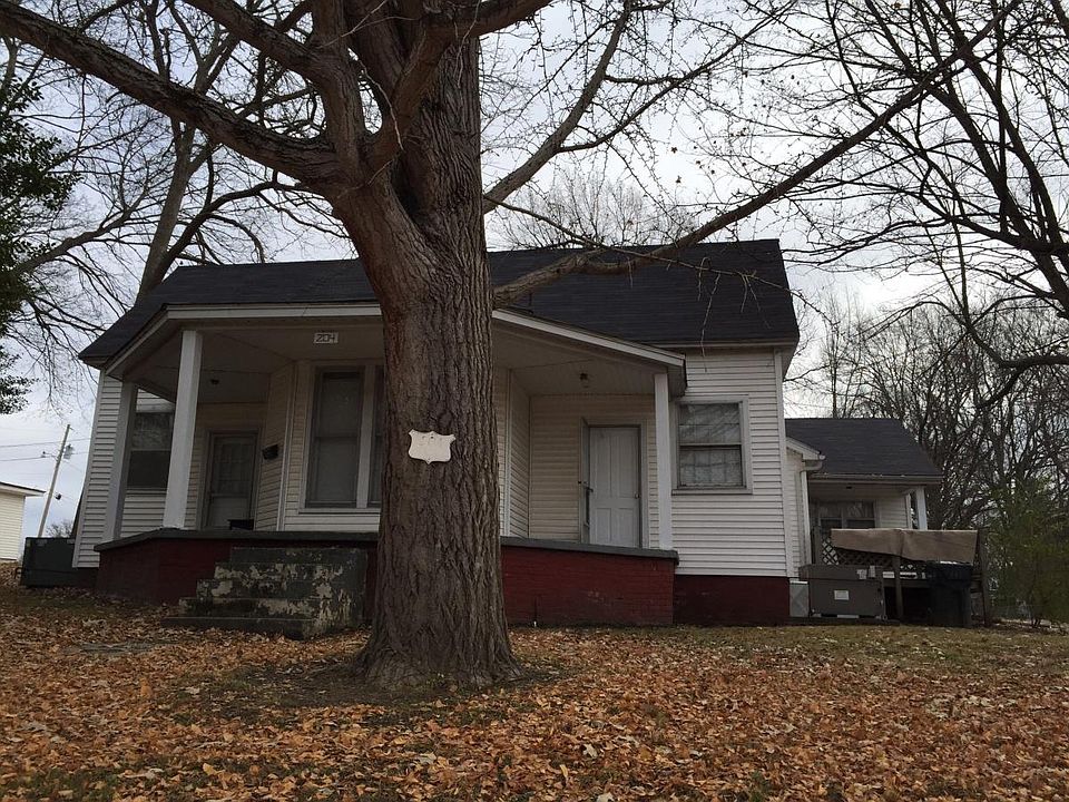 204 Elm 2/2BR apartments in front house 214 is 2/1BR apartments in back