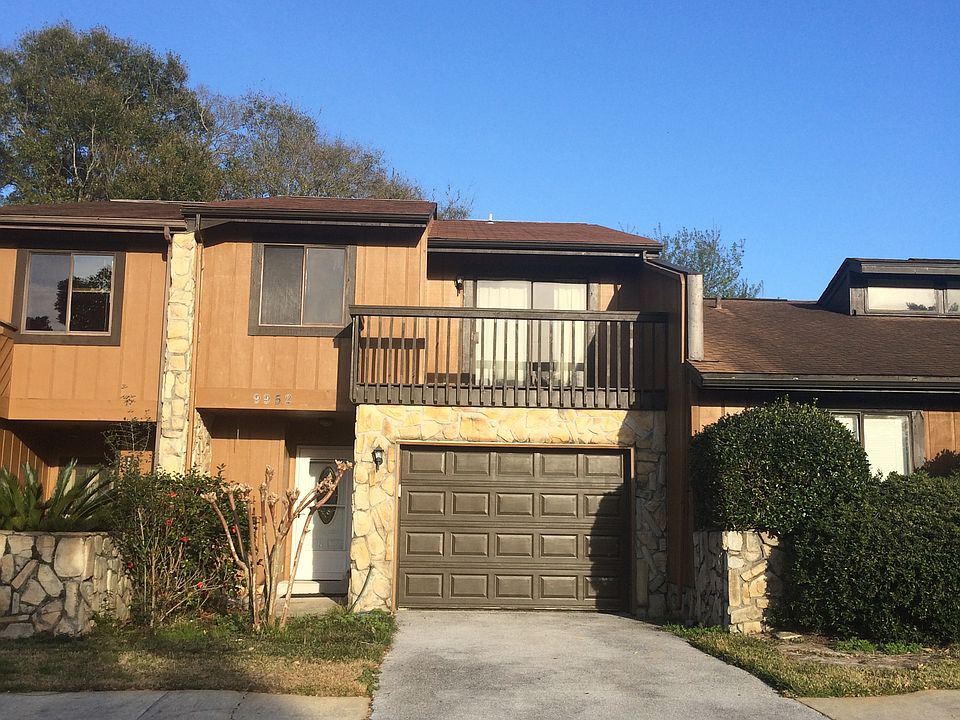 1st image of 9952 Fairway Villas Ln
