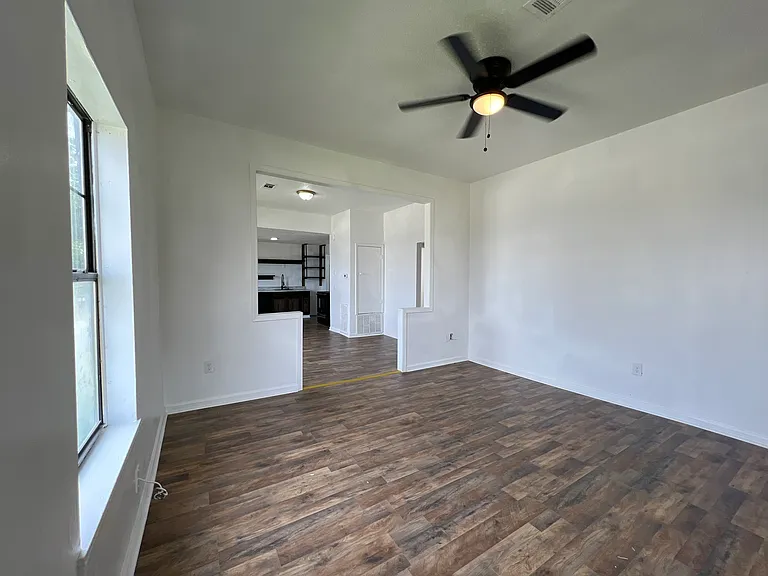 Krewson St — Photo 12