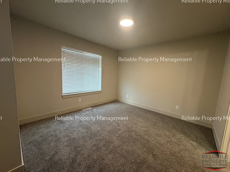 2713 Derrald Ave — Photo 10