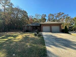 1st image of 1707 White Oak Ln