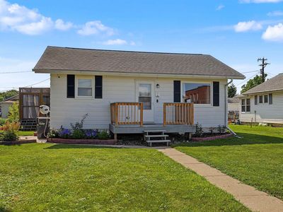 303 Elm St, Hanover, IL, 61041