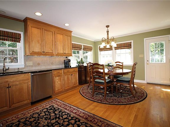 5th image of 5 Belvidere Ct