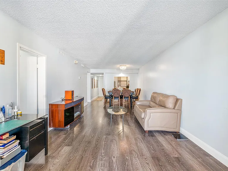 8437 Forest Hills Dr #203 — Photo 12