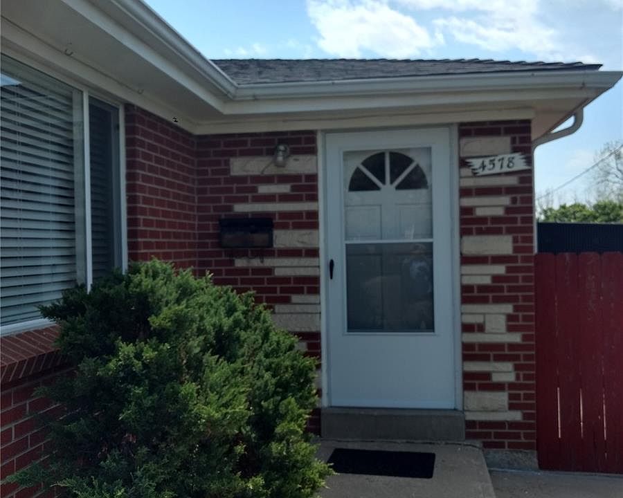 1st image of 4576 W Dakota Ave