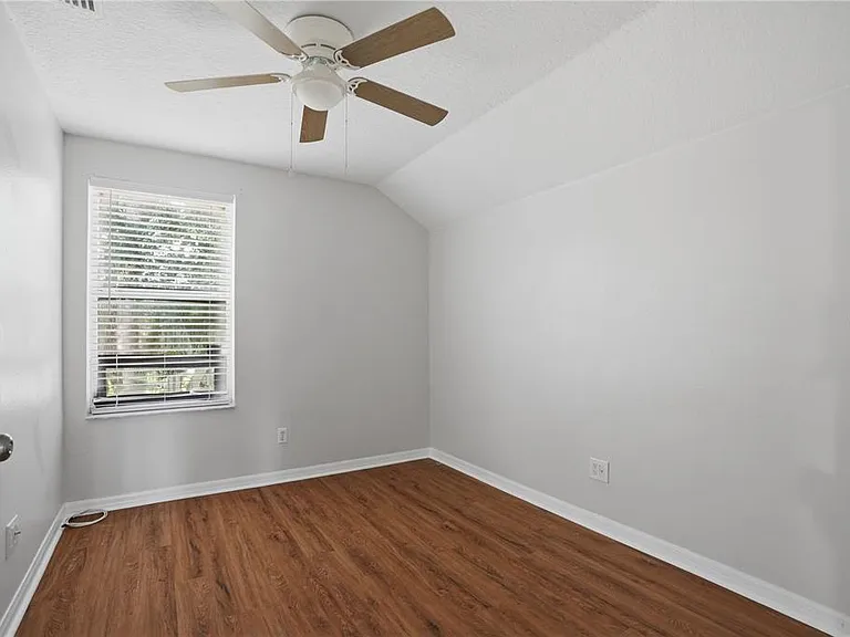 10215 Lakeside Vista Dr — Photo 28