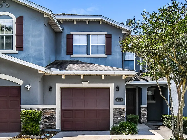 2326 Sunset Bluff Dr — Photo 1
