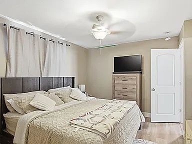 3rd image of 534 Ripona Ave