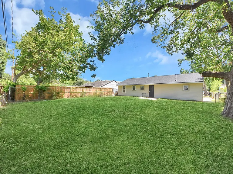 5003 Enyart St — Photo 6