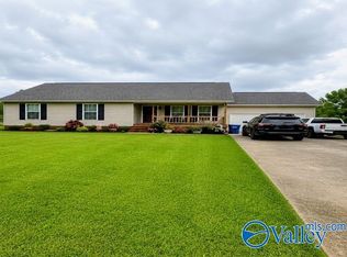 5671 Wenonah St, Hokes Bluff, AL 35903