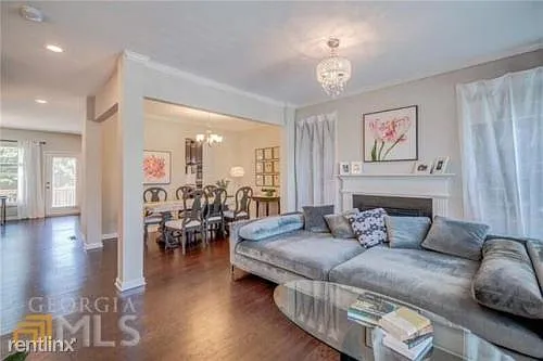 711 Sunset Park Dr — Photo 2