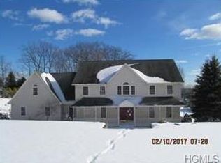 18 Dunderberg Rd, Tomkins Cove, NY 10986