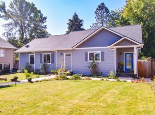 625 N 11th St, Cottage Grove, OR 97424