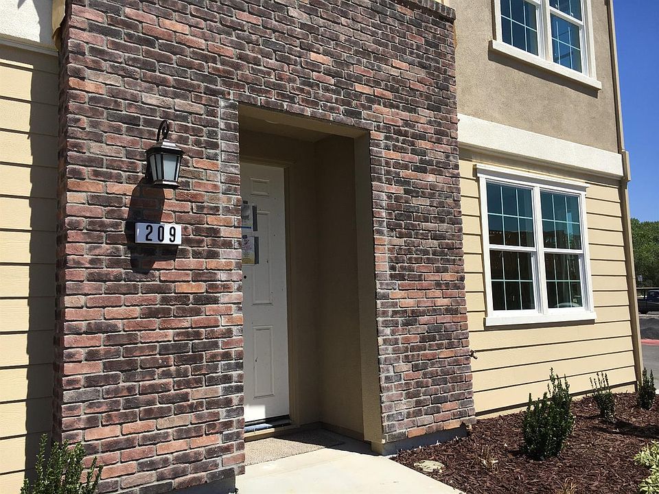 2nd image of 209 Colner Cir