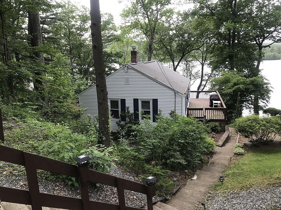1st image of 12 Forest Ct