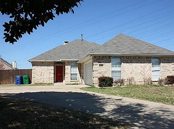 2nd image of 2217 Ashwood Ct