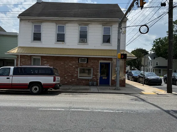 300 E Queen St, Chambersburg, PA 17201