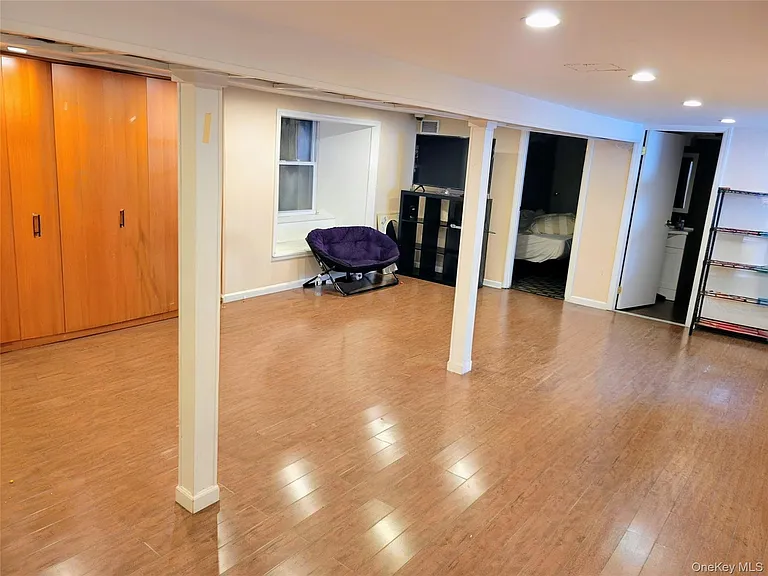 301 Linwood Ave — Photo 19
