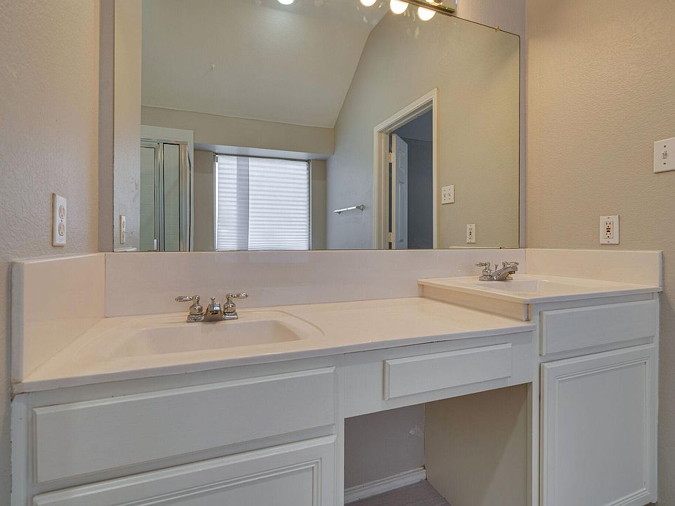 1st image of 3669 Stockton Dr