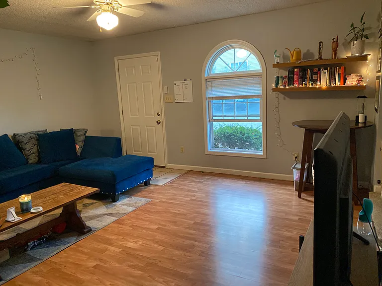 829 E Sherwood Hills Dr — Photo 3